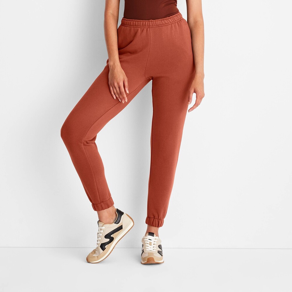 Universal Thread Leisure Studio Mid-Rise Essential Joggers - Rust S